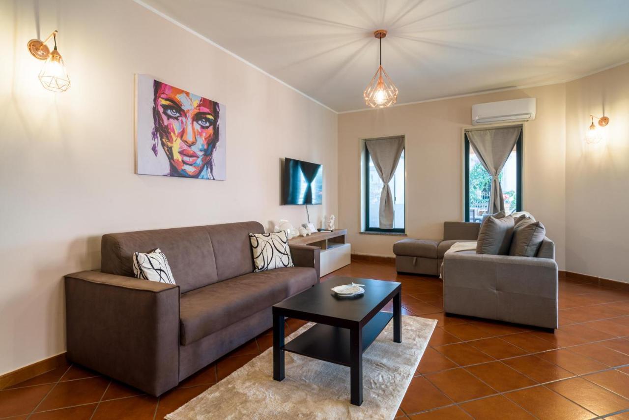 Loft Angolo Sul Mare Letojanni Ngoại thất bức ảnh