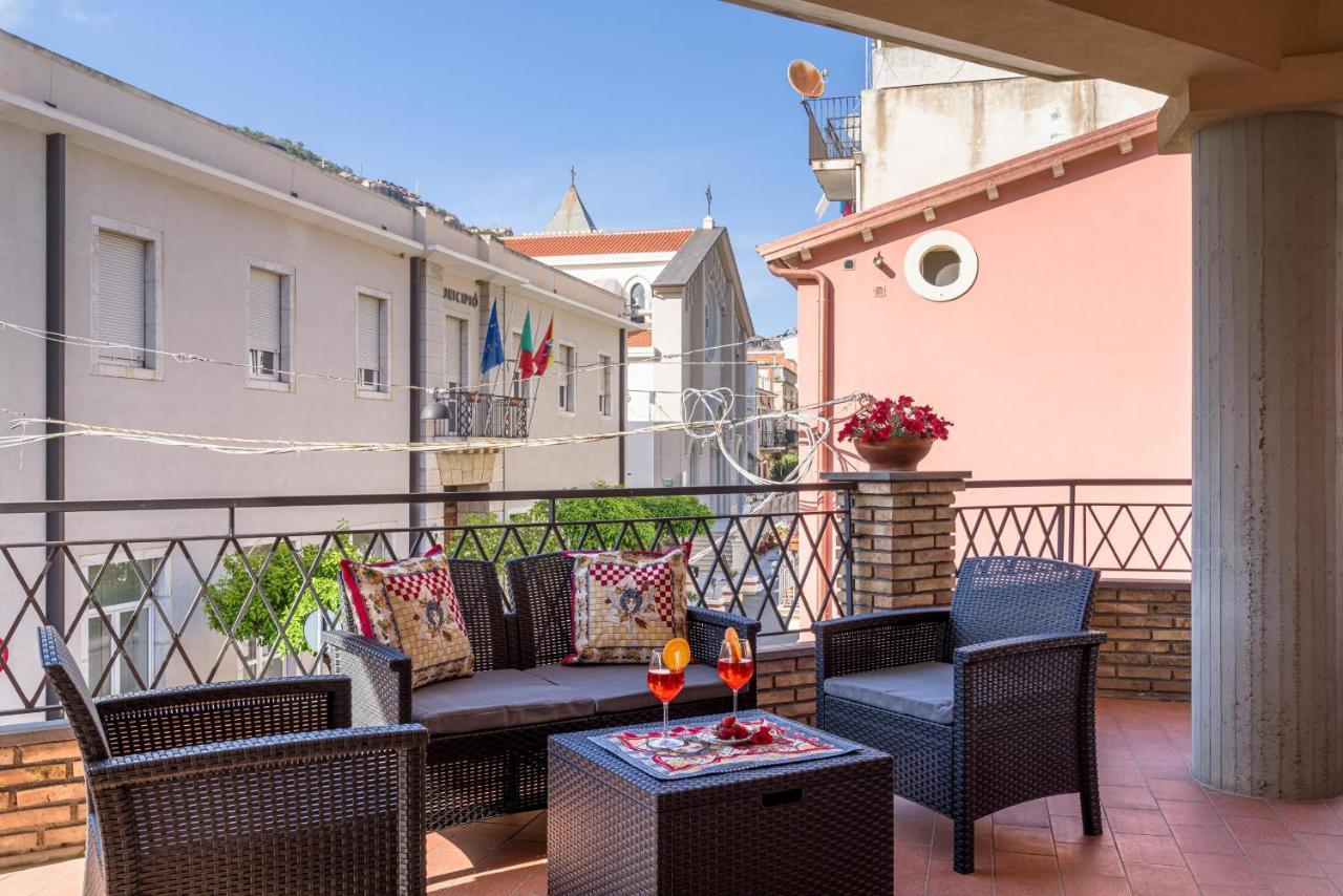Loft Angolo Sul Mare Letojanni Ngoại thất bức ảnh